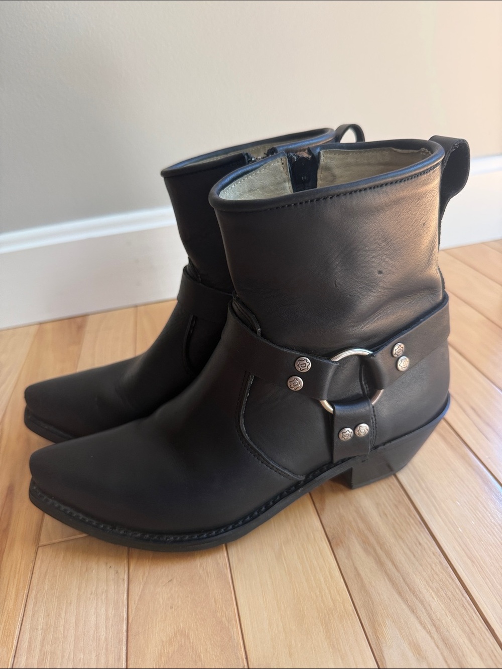 Durango Size 7 Black Leather Western Harness Ankle Boots EUC